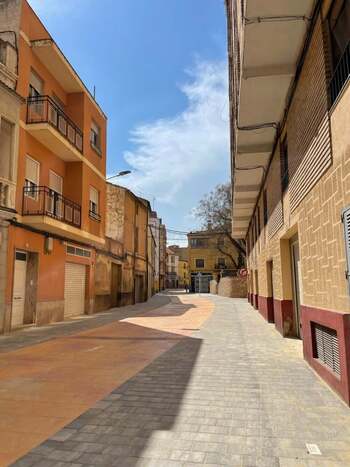 Terminan las obras de la calle Rambla de la Mancha en Almansa