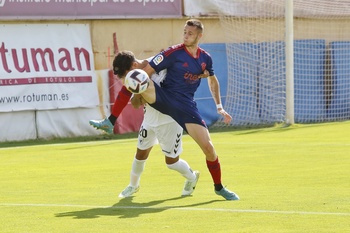 El Albacete mejora y gana al UCAM Murcia