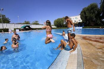 Las piscinas reciben un 11,3% más de bañistas que en 2022