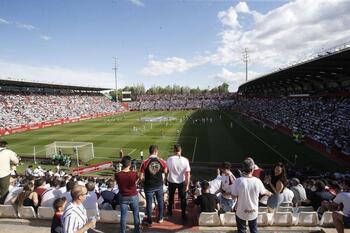 El Albacete Balompié vendió casi todo el papel en un solo día