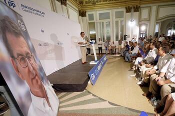 Aznar pide una mayoría sólida para desmontar el 'sanchismo'