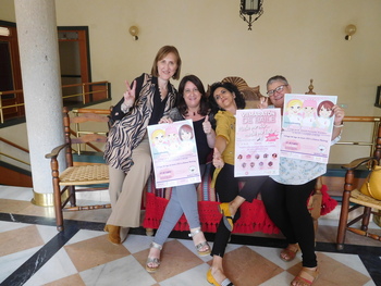 Chicas 10 de Villarrobledo celebra el mes 'rosa'