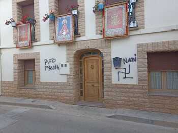 Vandalizan con pintadas la casa del alcalde de Casas Ibáñez