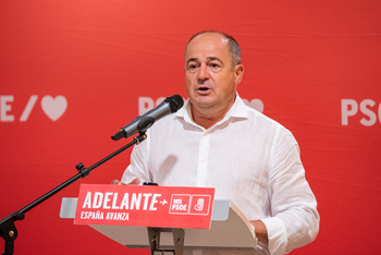 Emilio Sáez anuncia que deja el acta de concejal socialista