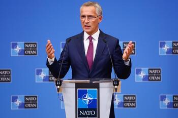 La OTAN amplía hasta octubre de 2024 el mandato de Stoltenberg
