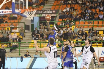 El CB Almansa cae a manos del Ourense Baloncesto