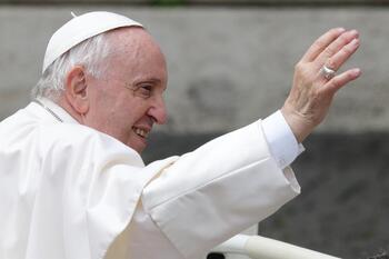 El Papa sale del hospital: 