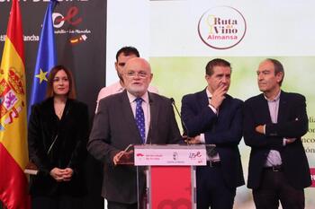 El Gobierno regional promociona las rutas del vino de Albacete
