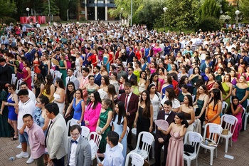Cerca de 300 estudiantes de Educación se despiden de la UCLM