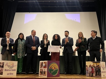 Fademur premia a la exdiputada María Luisa Vilches
