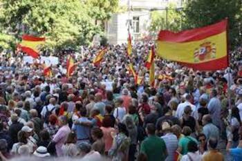 Bueno: El PSOE se ha puesto al servicio de la extrema catalana