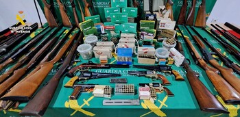 La Guardia Civil localiza un alijo de armas en Abengibre