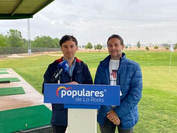 Sánchez promete si es alcalde 'una casa del deporte'
