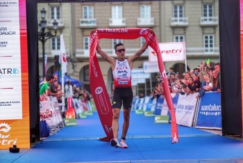 David Castro se proclama campeón de España de triatlón