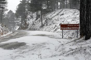 La nieve y el hielo cortan siete rutas escolares en Albacete