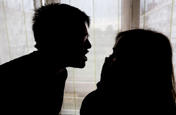 El 50% de los casos de violencia familiar son hijos a padres