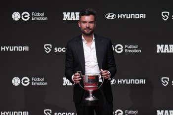 Rubén Albés recibió el Trofeo 'Miguel Muñoz'