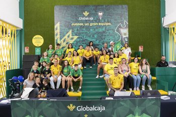 Globalcaja se abrió a la afición del Alba y del Funda