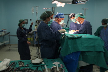 El CHUA registra este año 15 trasplantes renales, uno de vivo