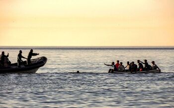 Cuatro inmigrantes entran a nado en Ceuta
