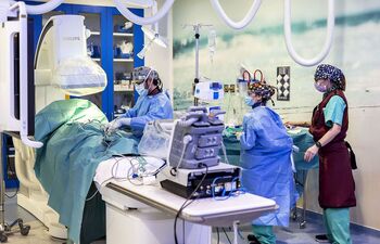 Los cardiólogos del CHUA implantan casi 400 marcapasos