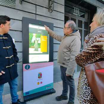 Almansa estrena dos tótem digitales informativos turísticos