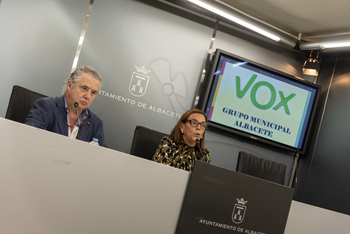 Tres concejales de Vox donan el 5% de su nómina a entidades