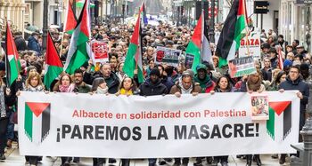 Multitudinaria manifestación en solidaridad con Palestina