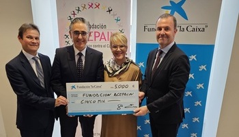 Fundación La Caixa entrega 5.000 euros a Acepain