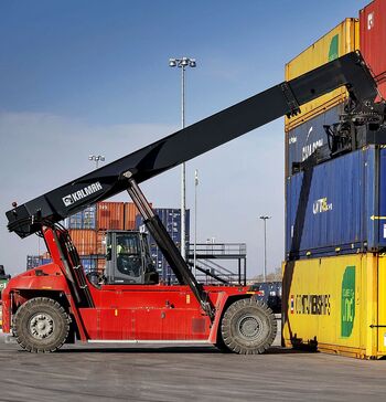 Incertidumbre en Suez complica la llegada de materias primas